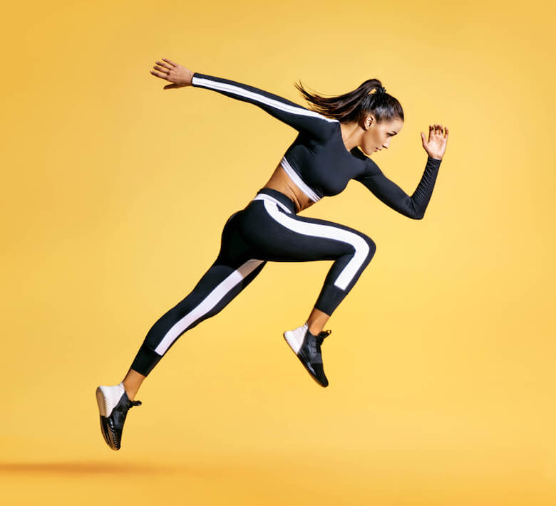 人間は運動して、足の筋肉が血管をしぼり血液が上半身に向けて流れる