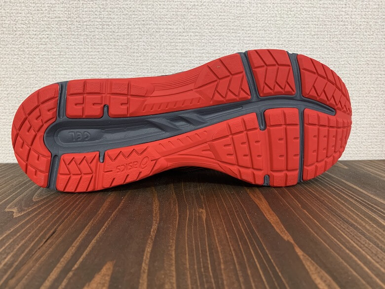 アシックスのGEL-CONTEND6は滑りにくい