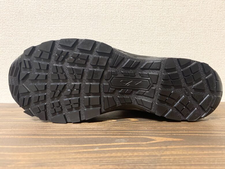 ウィンジョブCP604G-TXは滑りにくく靴底に汚れが詰まりにくい